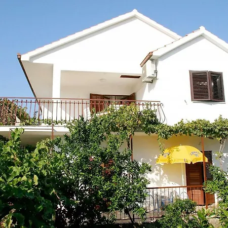 Mirja - 100m From The & Parking Trogir