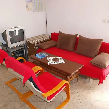 Apartment Mirja - 100m From The & Parking
