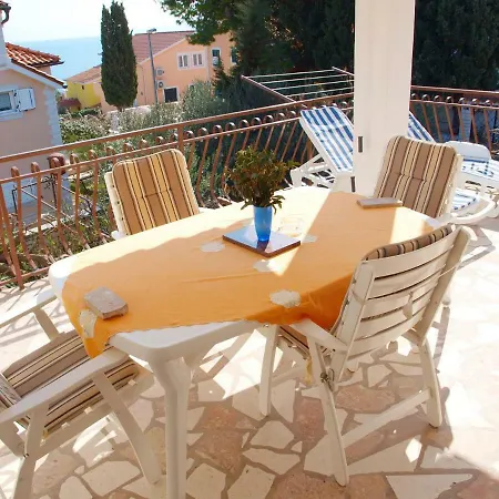 Apartment Mirja - 100m From The & Parking *