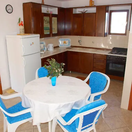 Apartment Mirja - 100m From The & Parking