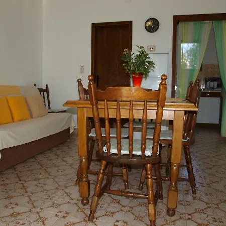 Apartment Mirja - 100m From The & Parking