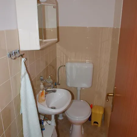 Appartement Mirja - 100m From The & Parking Trogir