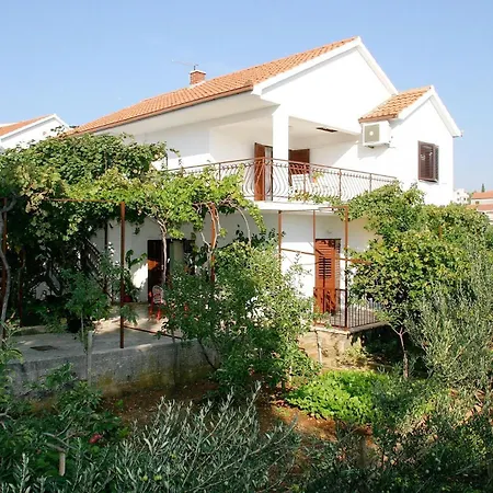 Mirja - 100m From The & Parking Appartement